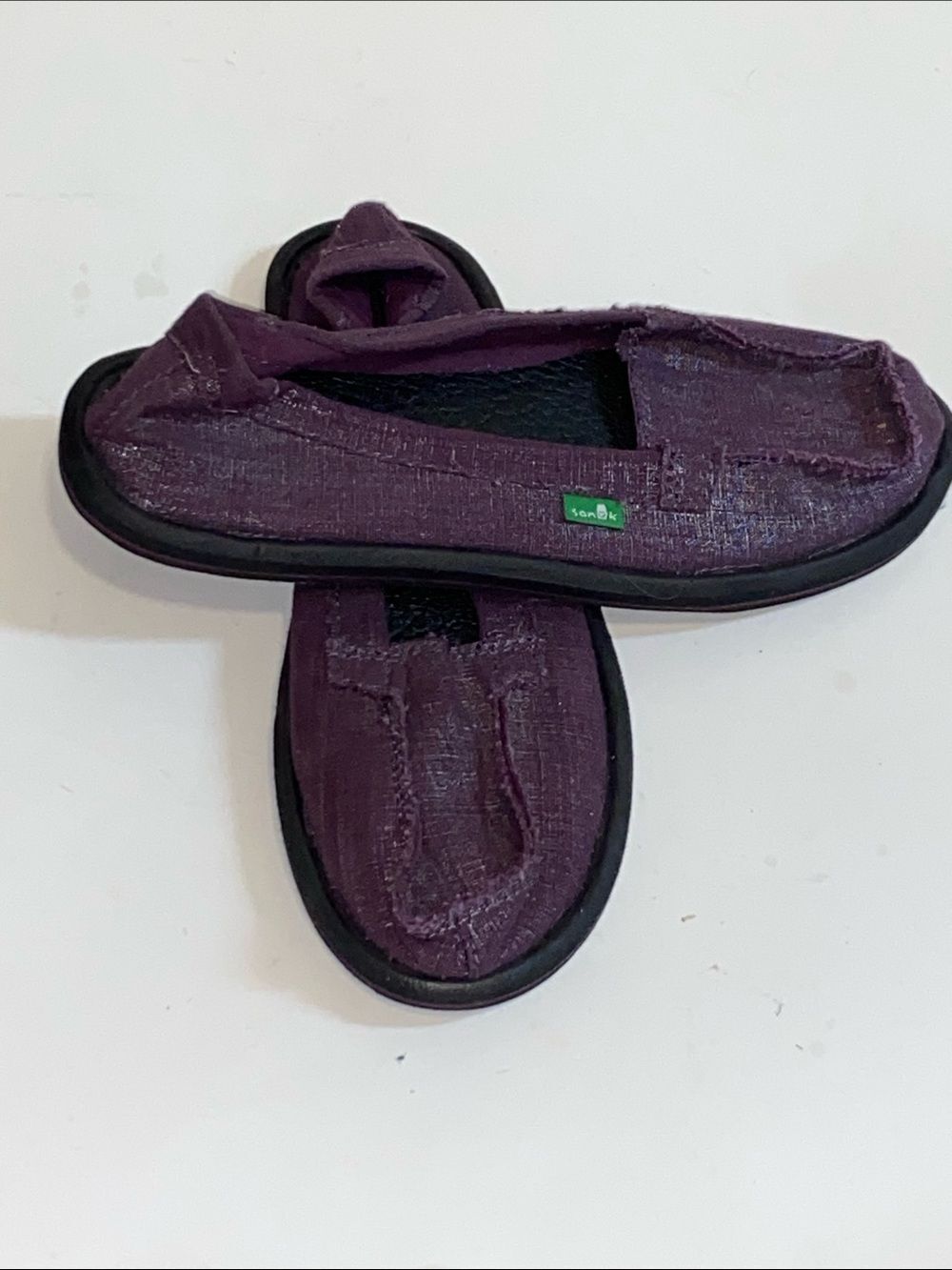 Sanuk Yoga Plum Slip-On Sneaker with Black Insole Size 8